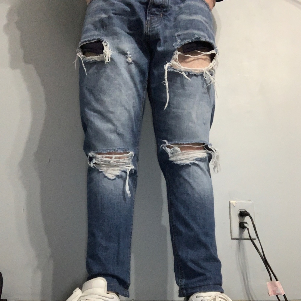 Zara Man Ripped Jeans - Picture 2 of 8